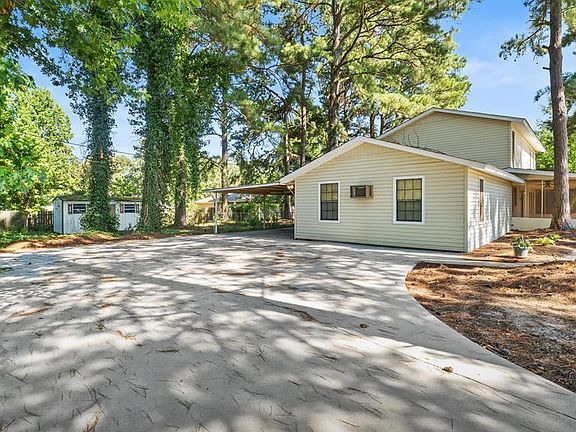 3rd image of 6406 Bel Air Dr