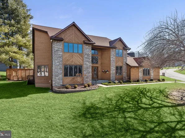 1 Red Maple Ct, Owings Mills, MD 21117