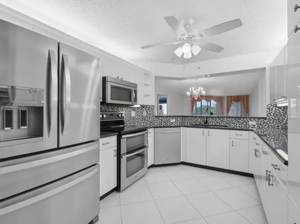 7649 E Granville Drive #301, Tamarac, FL 33321