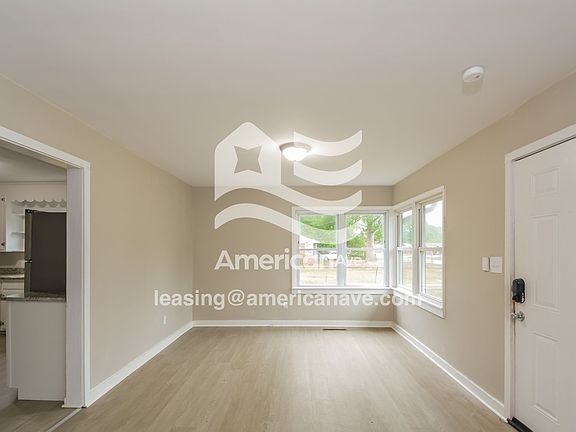 1750511_002_living_room_13888554.jpg