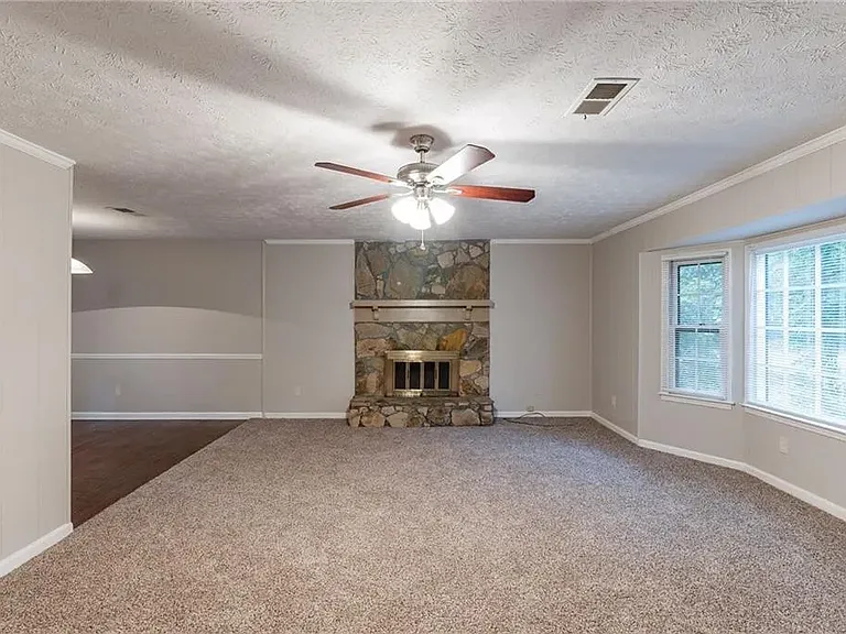 2047 Cliffton Ter — Photo 13