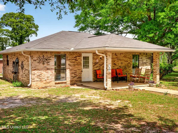 29 Fairlane Dr, Poplarville, MS 39470