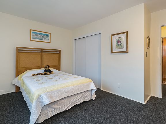 4th image of 5824 251st St