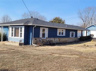 95 W Springfield Rd, Saint Clair, MO 63077