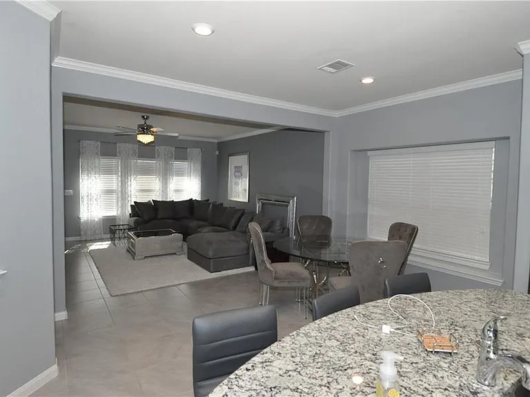 13911 Madrigal Ln — Photo 15