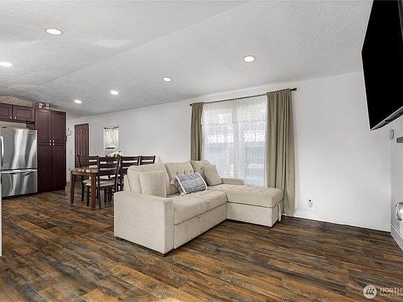 4th image of 13708 108th Street Ct E #4