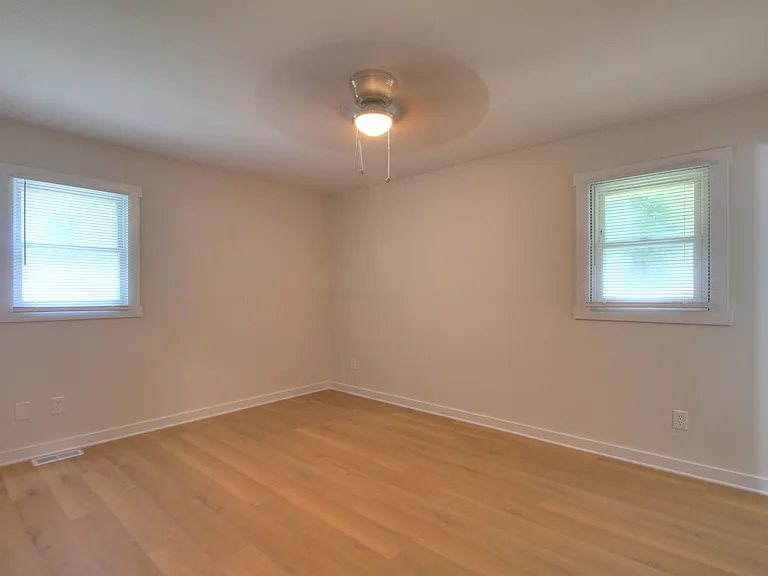 616 Anne Ave — Photo 9