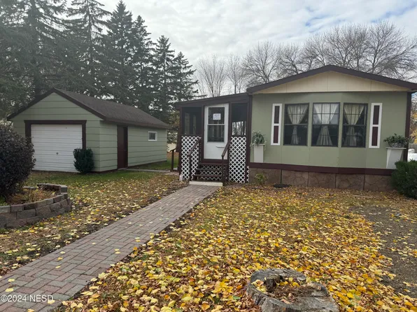 404 Main St, Henry, SD 57243