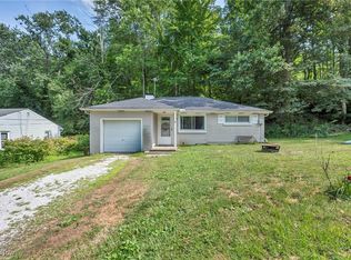 7750 Saxon Dr, Kirtland, OH 44094