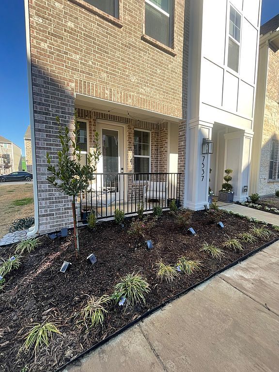 7537 Laburnam Rd - Property Image