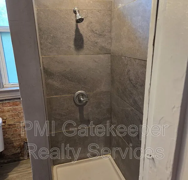 954 Hawthorne Ave #1 — Photo 23