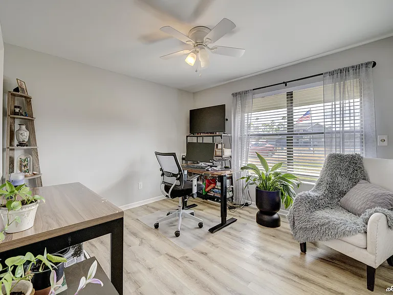 707 Plantation Cir — Photo 13