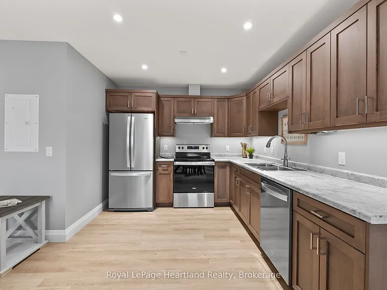 187 Victoria St W #214 — Photo 7