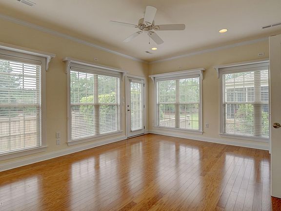 5th image of 3020 Annsdale Dr S