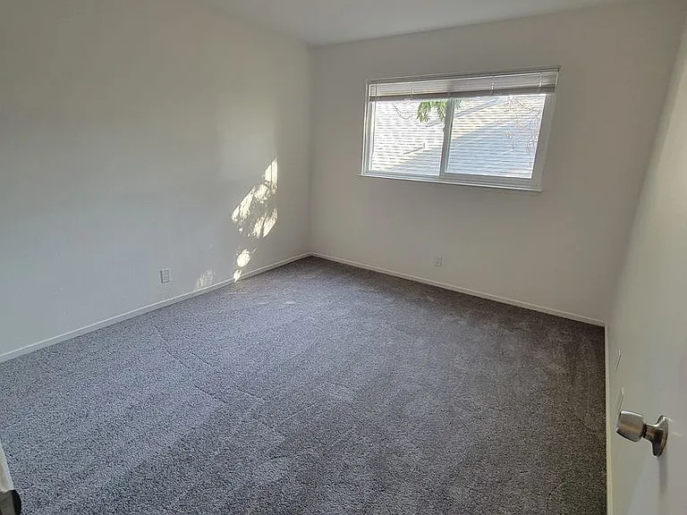 50 Foster St — Photo 12