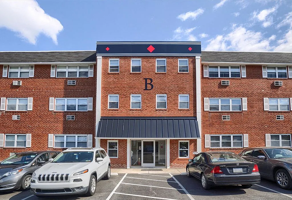 Edgewood Apartments — Photo 1
