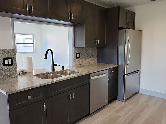 4th image of 5292 Mariesa Ave