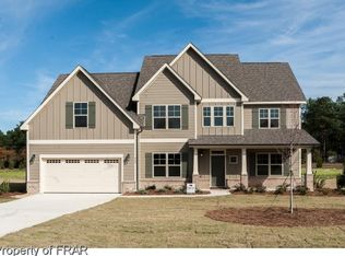 424 Goldenleaf Dr, Whispering Pines, NC 28327