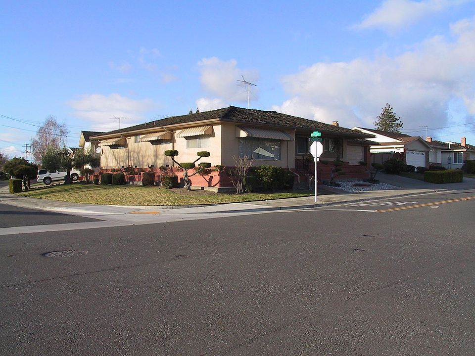 1st image of 2051 Evergreen Ave
