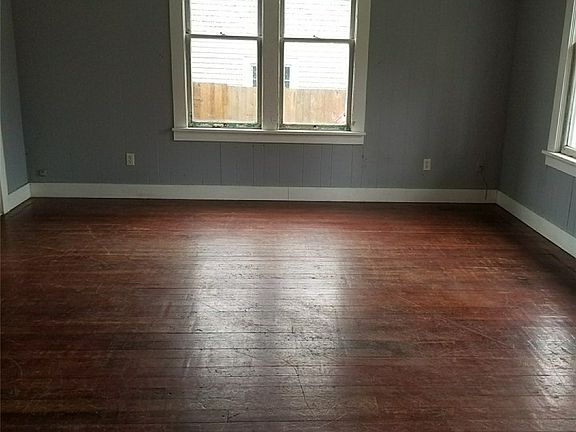 4th image of 2603 E Grand Ave