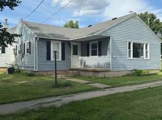 313 W Spring St, Strawberry Point, IA 52076