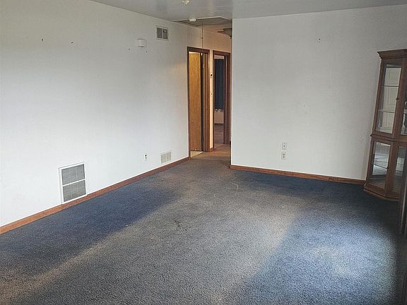 5th image of 5882 King Rd