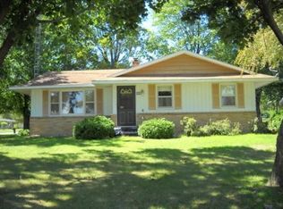 909 Washington Ave, Baraboo, WI 53913