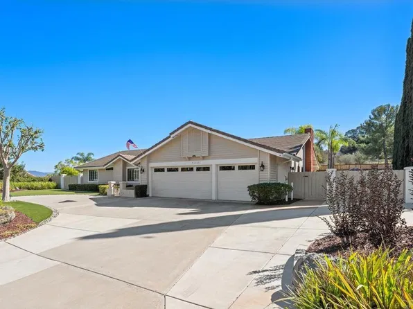 2321 Cortina Cir, Escondido, CA 92029