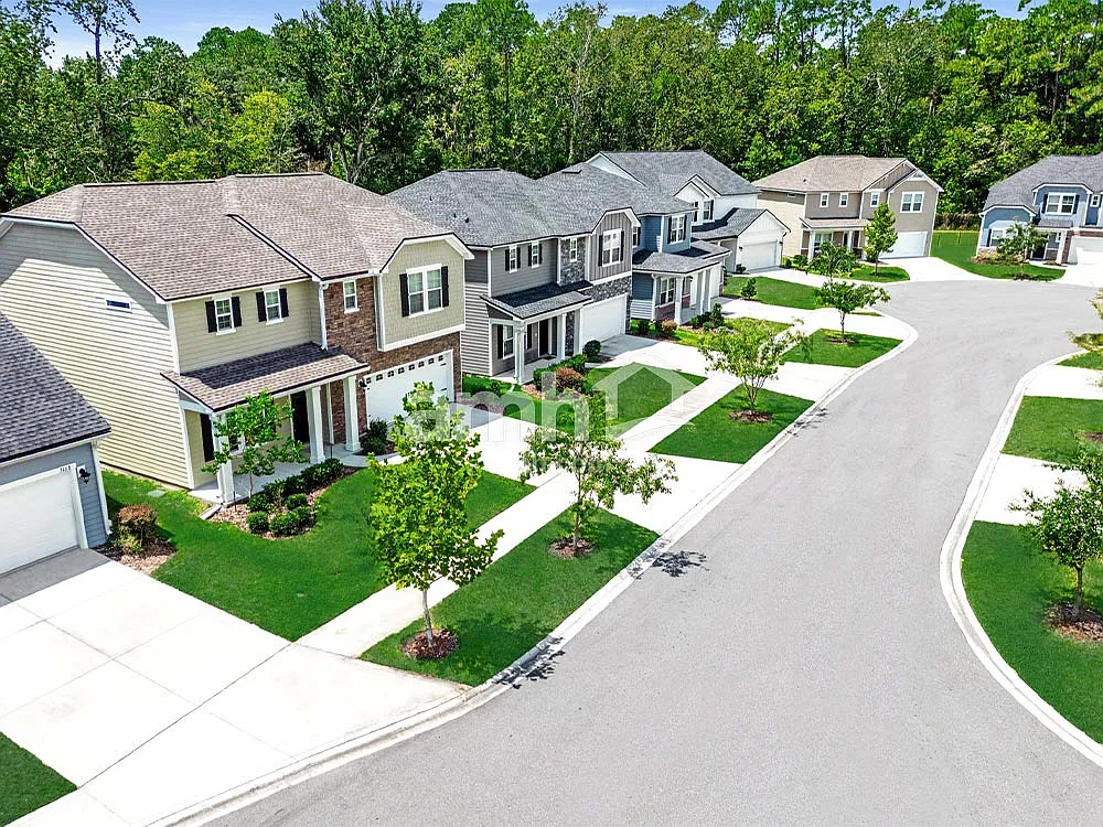 4 bed, 3.0 bath, 2193 sqft, $2,550 — Photo 3