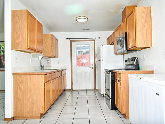 4th image of 2515 E Adelia St
