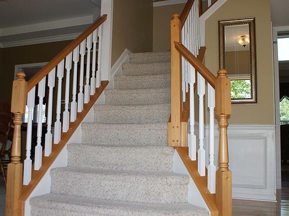 4th image of 704 Princeton Ln