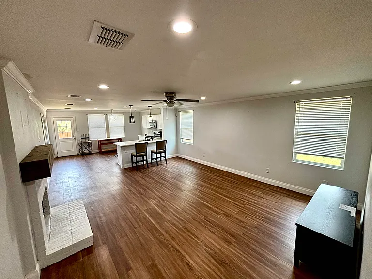 8405 Olivia Meadow Dr — Photo 2