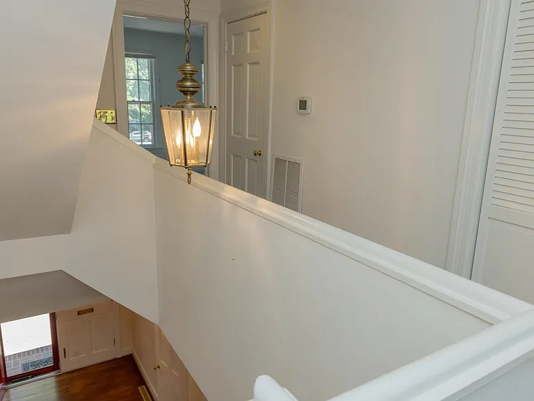 817 Botetourt Gdns — Photo 28