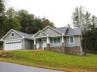 230 Crystal Heights Dr, Hendersonville, NC 28739