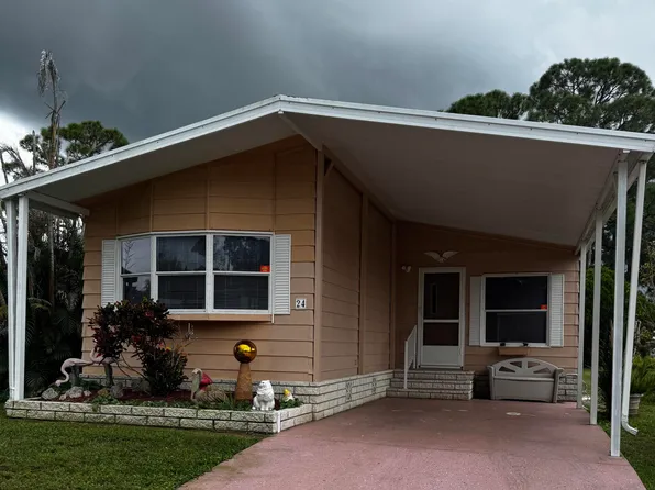 24 Flores Del Norte, Fort Pierce, FL 34951