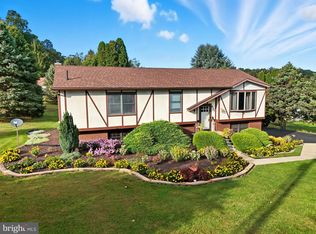 935 Pleasant Grove Rd, Red Lion, PA 17356