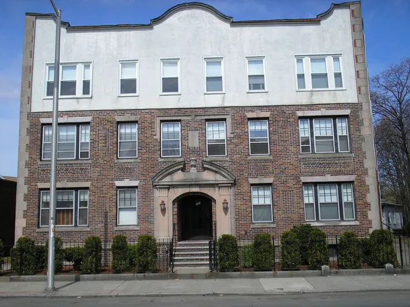 203 Lewis St #12, Lynn, MA 01902