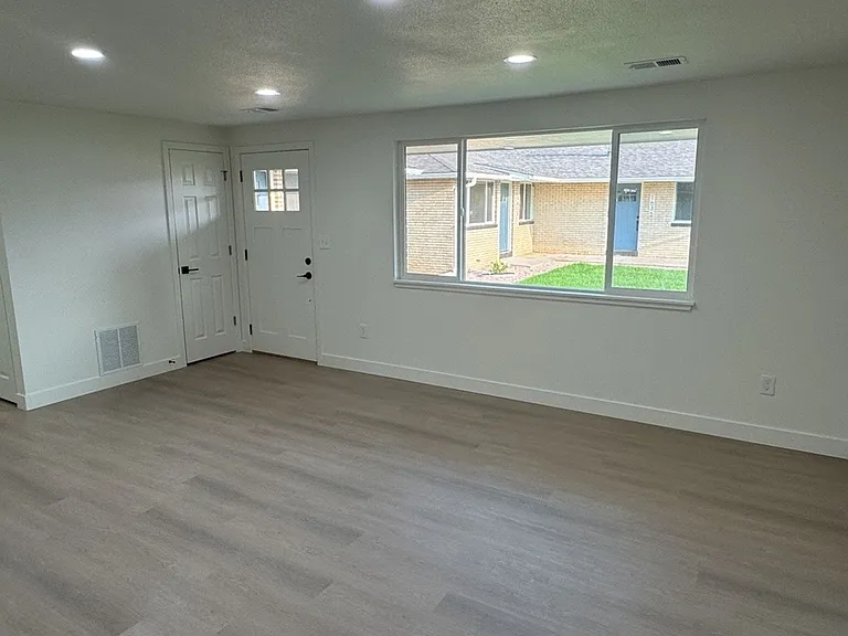 1640 Cheyenne Ave — Photo 5