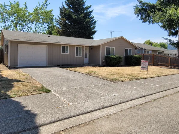 746 Rhododendron St, Lebanon, OR 97355