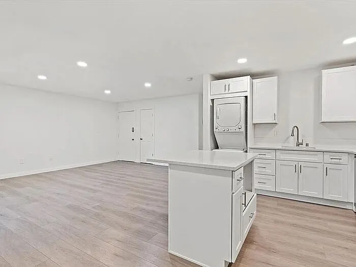 10204 E 13th Ave #D21 — Photo 18
