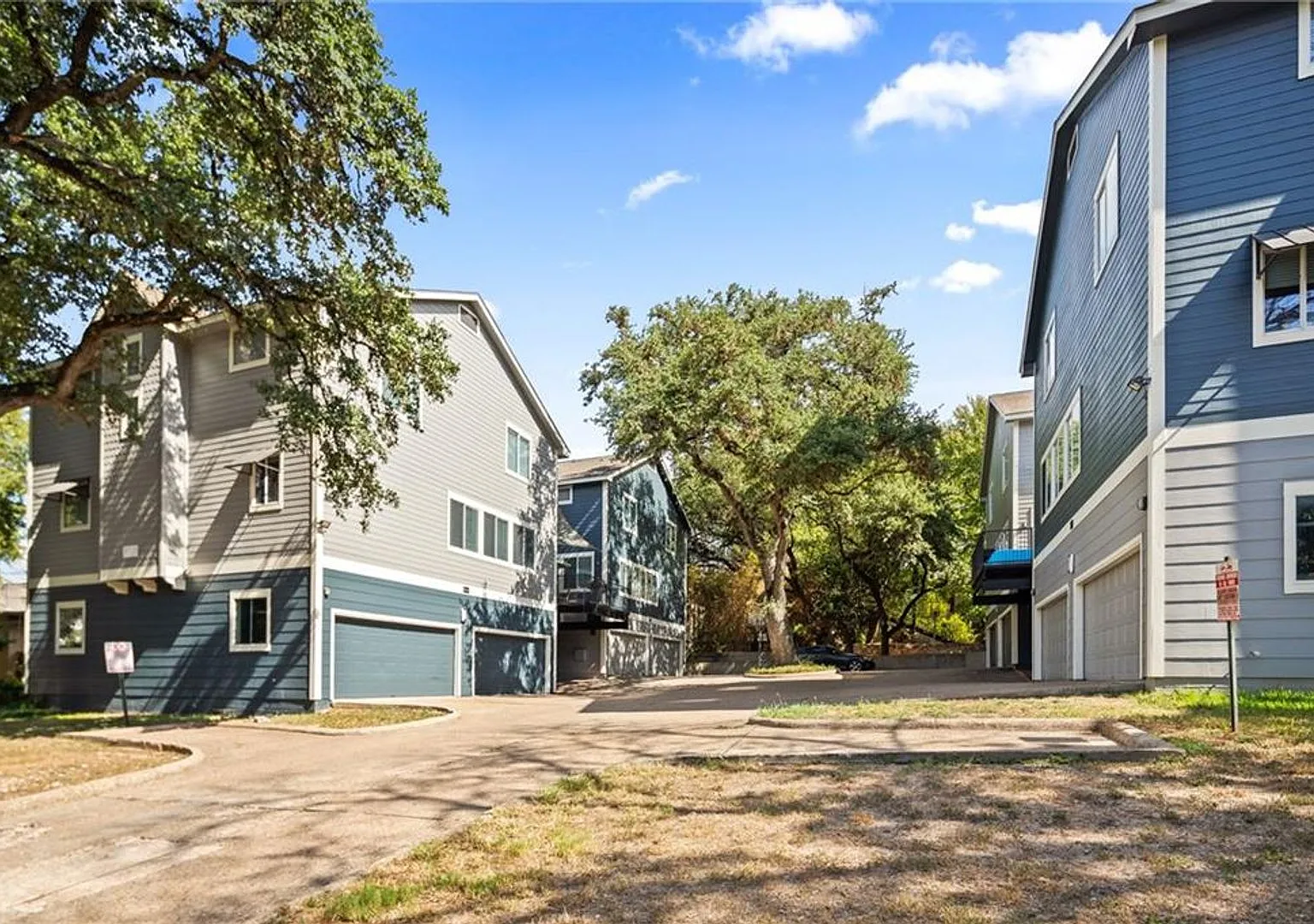6bed/3bath with garage in North Campus — Photo 1