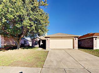 809 Engleside Dr, Arlington, TX 76018