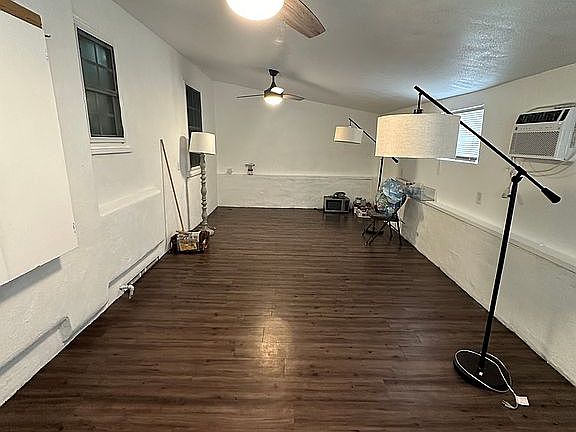 2nd image of 2020 N Clybourn Ave