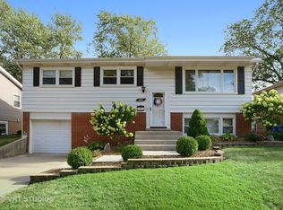 8913 W 91st Pl, Hickory Hills, IL