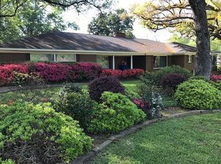 917 Hillcrest Dr, Longview, TX 75601