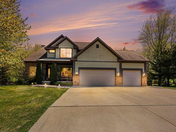 2nd image of 275 Boulder Dr