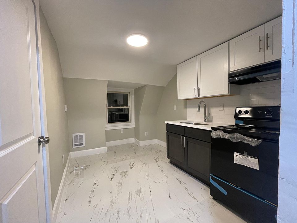1st image of 511 Nye Ave #3