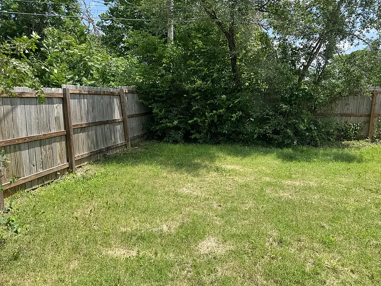 1602 N Volutsia Ave — Photo 25