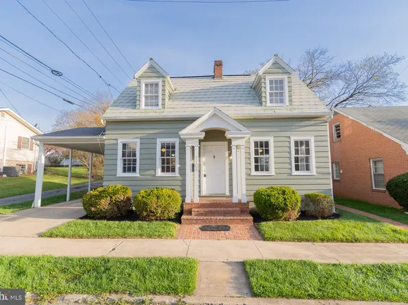 1104 W Race St, Martinsburg, WV 25401