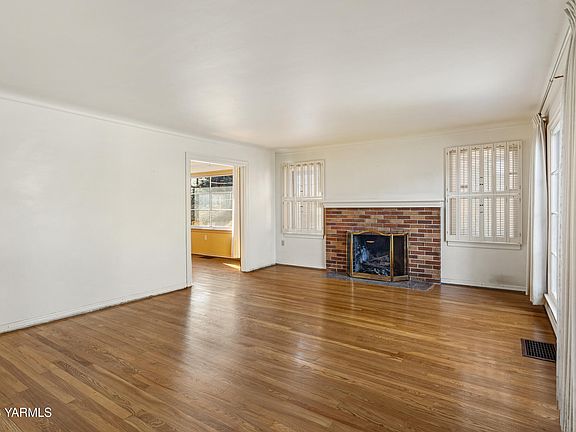 5th image of 611 S 23rd Ave